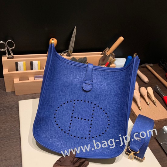 エルメスエヴリントロワPM  Evelyn 29cm トリヨンクレマンス Clemence ブルーエレクトリック 7T /Blue Electric ゴールド金具 Evelyn29-006 全手縫い